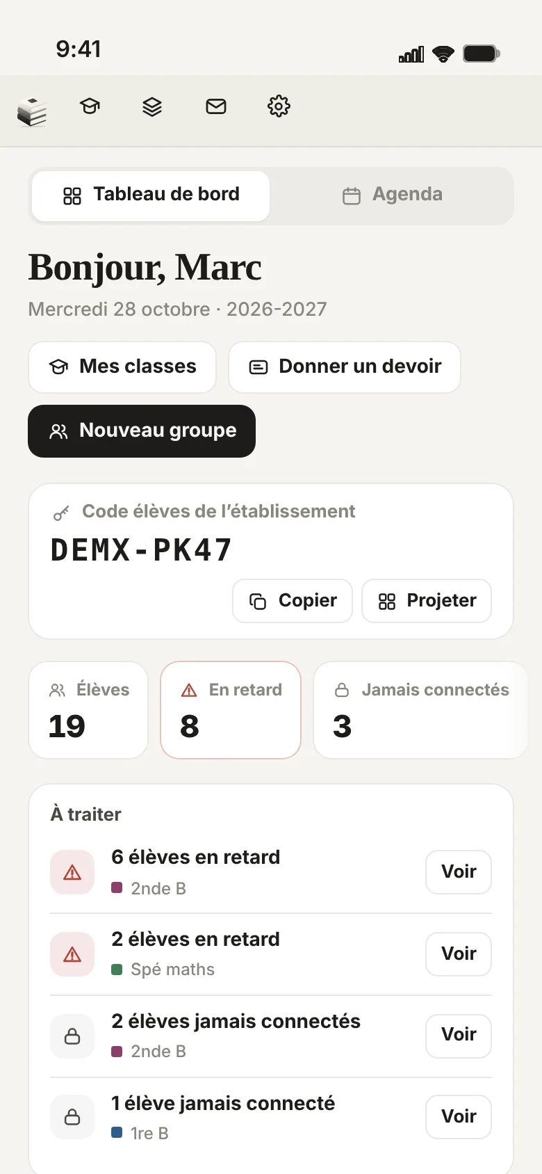 L’espace professeur sur téléphone : le code de l’établissement, les élèves en retard et ce qui est à traiter